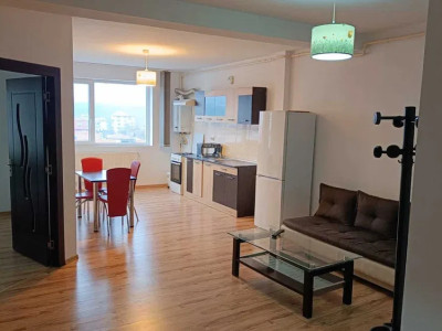 Apartament cu 2 camere, 58 mp, balcon, zona Stadionului