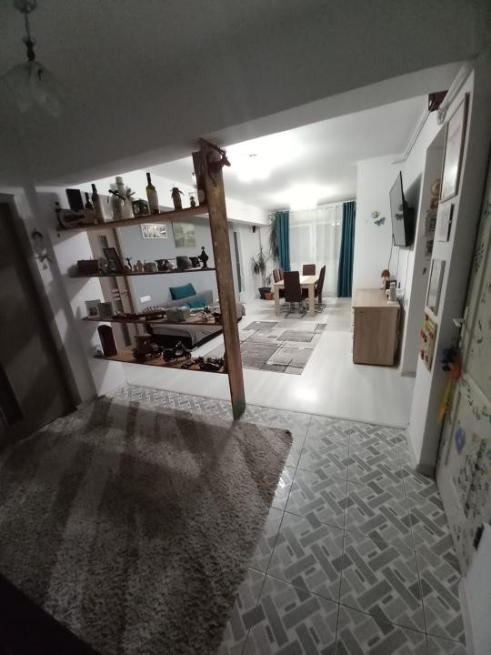 Apartament 3 camere, 76 mp, 2 băi, 2 parcări, etaj intermediar, Baciu