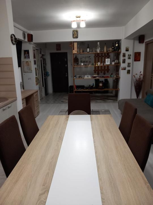 Apartament 3 camere, 76 mp, 2 băi, 2 parcări, etaj intermediar, Baciu