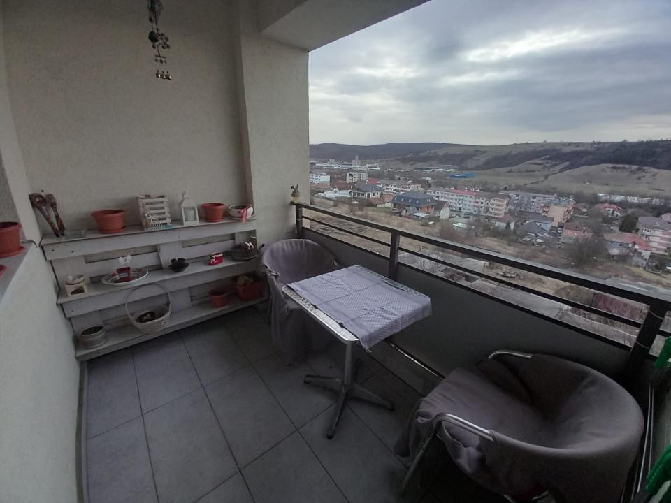 Apartament 3 camere, 76 mp, 2 băi, 2 parcări, etaj intermediar, Baciu