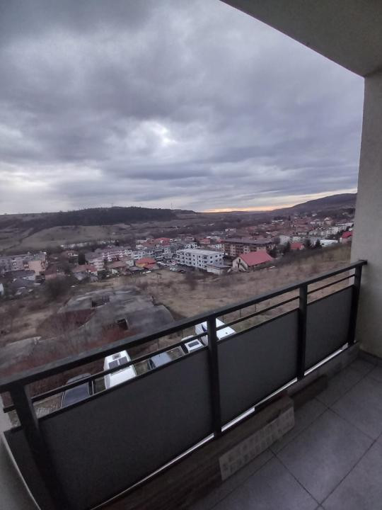 Apartament 3 camere, 76 mp, 2 băi, 2 parcări, etaj intermediar, Baciu