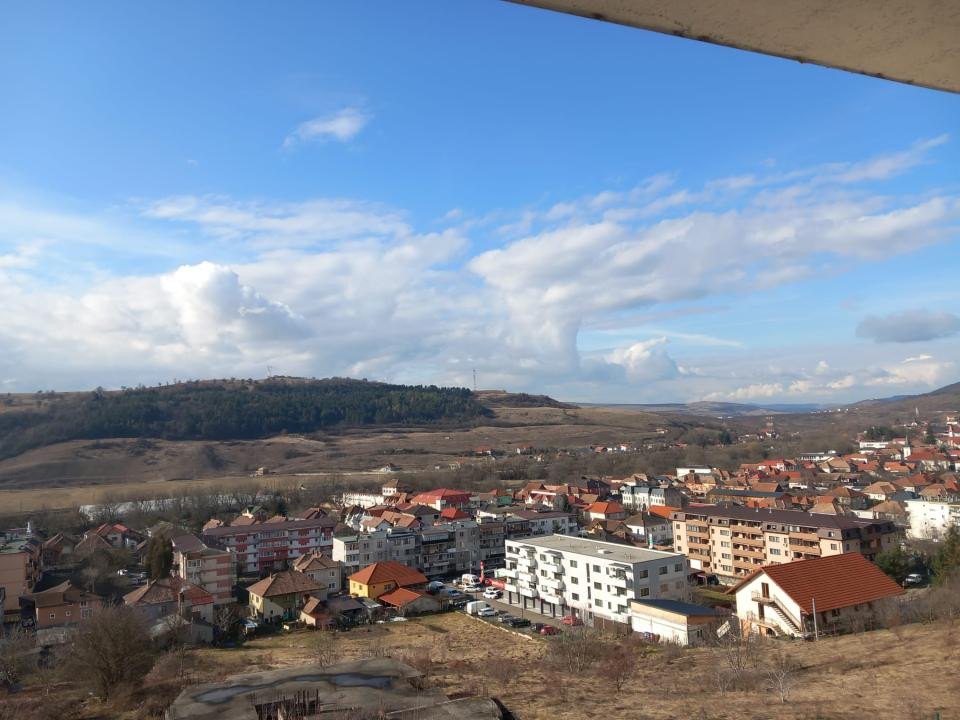 Apartament 3 camere, 76 mp, 2 băi, 2 parcări, etaj intermediar, Baciu