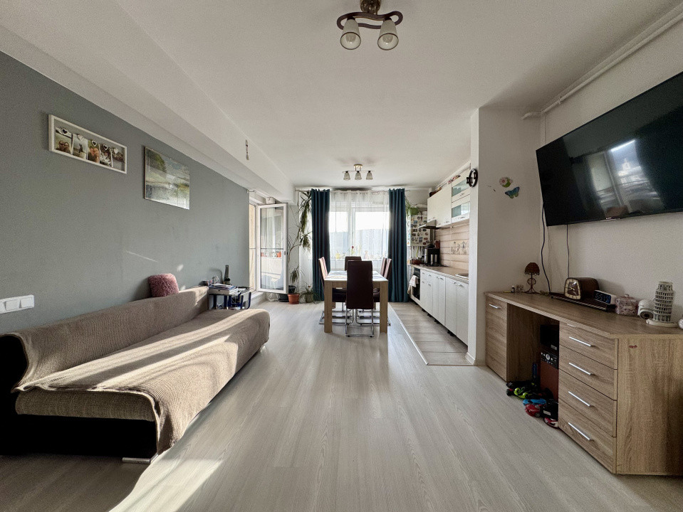 Apartament 3 camere, 76 mp, 2 băi, 2 parcări, etaj intermediar, Baciu