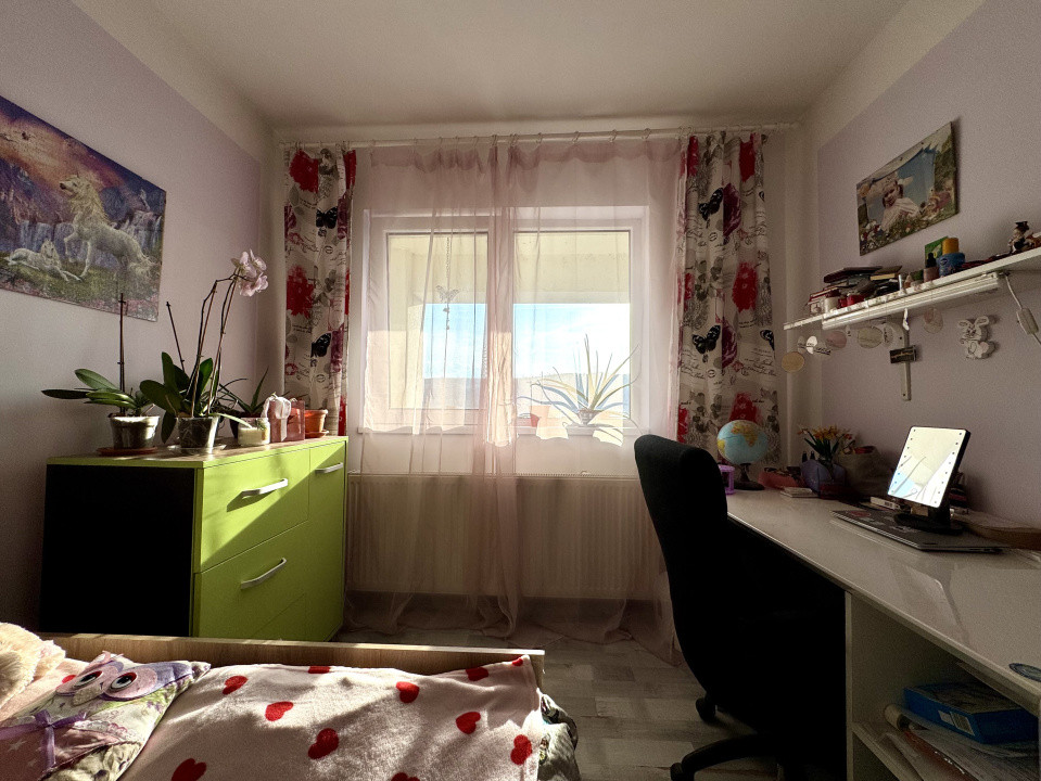 Apartament 3 camere, 76 mp, 2 băi, 2 parcări, etaj intermediar, Baciu