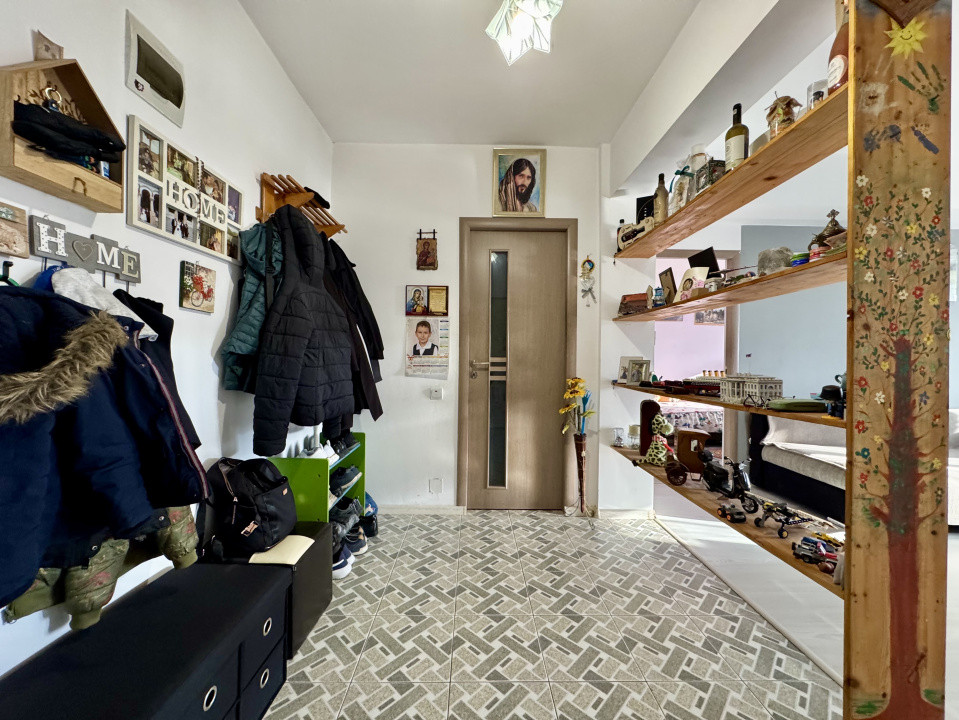 Apartament 3 camere, 76 mp, 2 băi, 2 parcări, etaj intermediar, Baciu