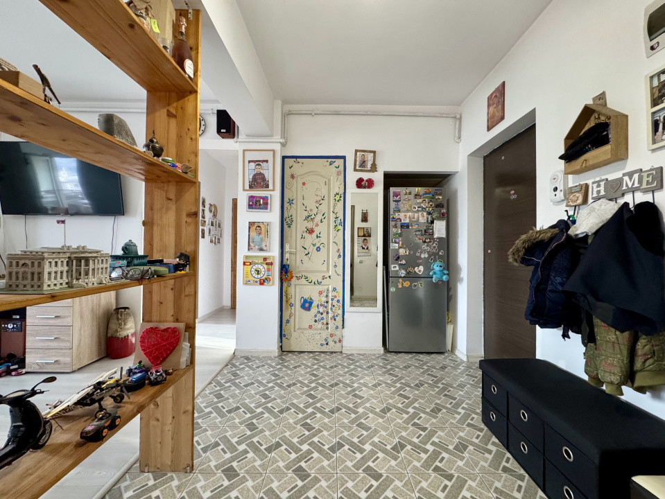 Apartament 3 camere, 76 mp, 2 băi, 2 parcări, etaj intermediar, Baciu