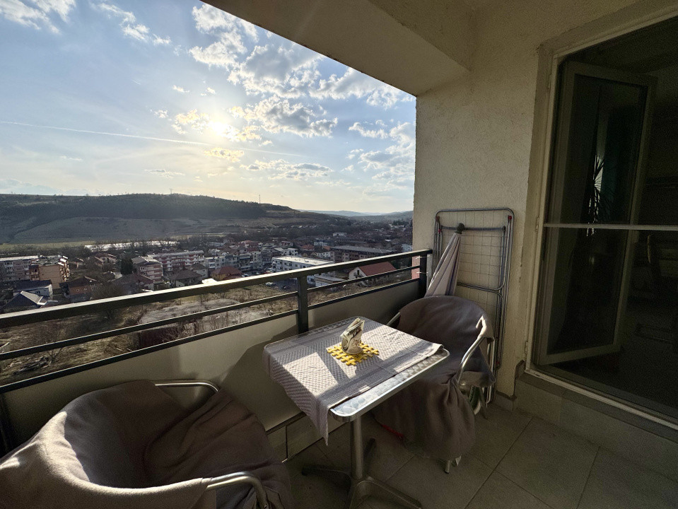 Apartament 3 camere, 76 mp, 2 băi, 2 parcări, etaj intermediar, Baciu