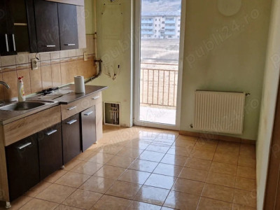Apartament cu o camera, decomandat, balcon, zona Porii