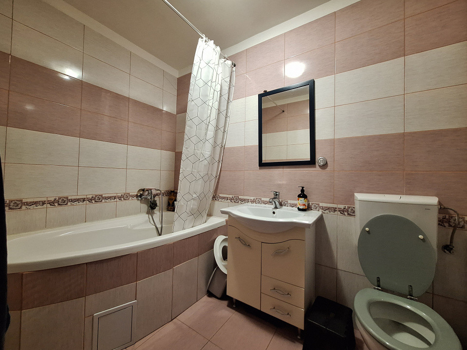 Apartament cu 3 camere, 64 mp, parcare, zona Terra