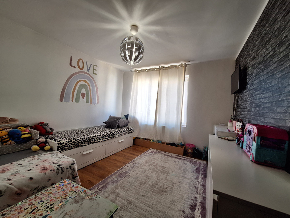 Apartament cu 3 camere, 64 mp, parcare, zona Terra