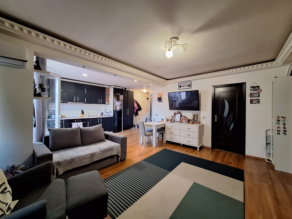 Apartament cu 3 camere, 64 mp, parcare, zona Terra