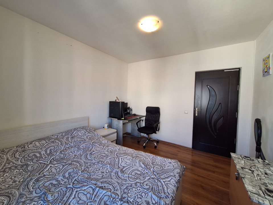 Apartament cu 3 camere, 64 mp, parcare, zona Terra