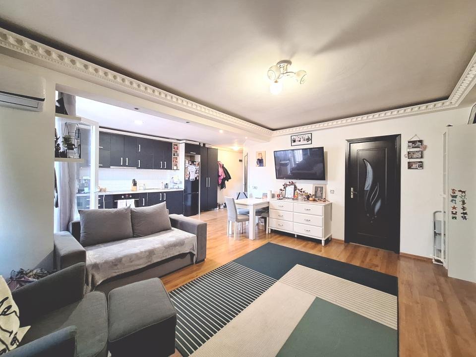 Apartament cu 3 camere, 64 mp, parcare, zona Terra