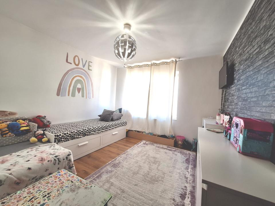 Apartament cu 3 camere, 64 mp, parcare, zona Terra