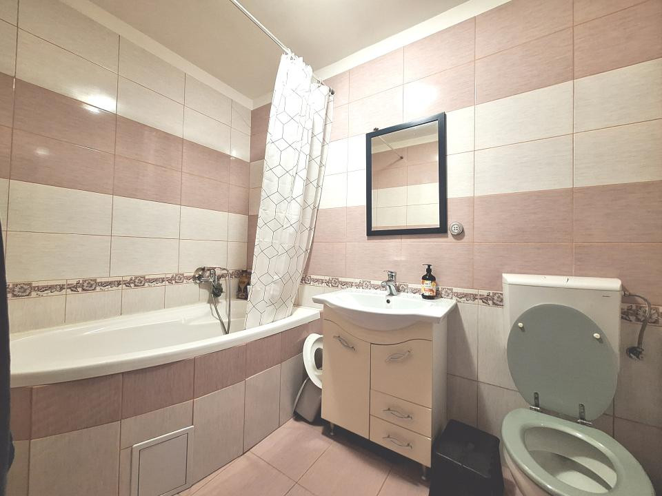 Apartament cu 3 camere, 64 mp, parcare, zona Terra