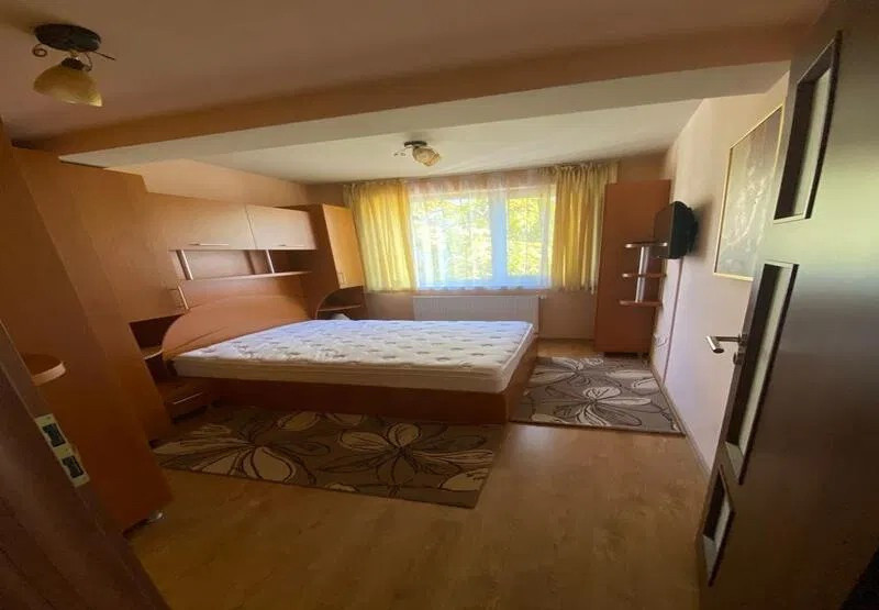 Apartament cu 3 camere, zona CBC si Royal school