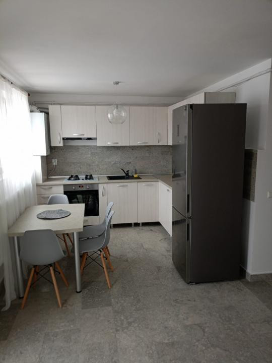 Apartament cu o camera, terasa, zona Razoare