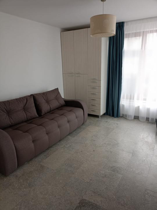 Apartament cu o camera, terasa, zona Razoare