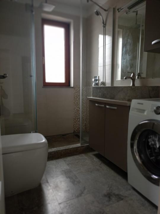 Apartament cu o camera, terasa, zona Razoare