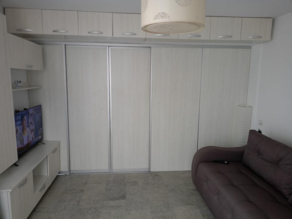 Apartament cu o camera, terasa, zona Razoare