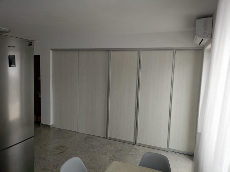Apartament cu o camera, terasa, zona Razoare