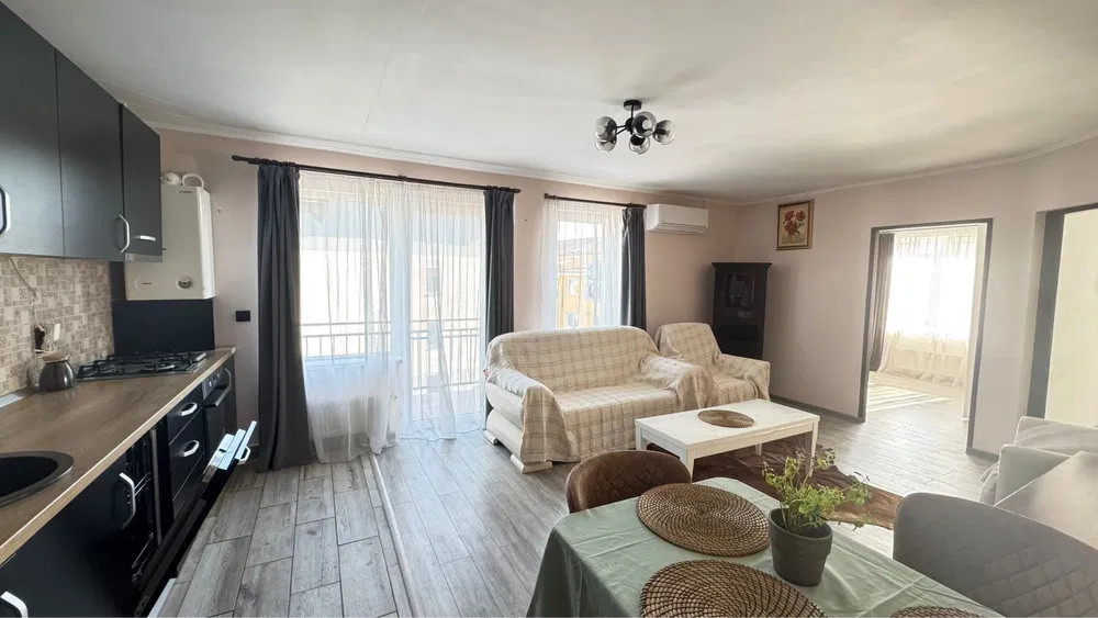 Apartament cu 3 camere, 2 parcari, zona Terra