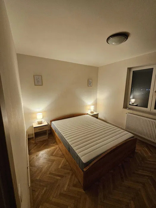 Apartament 3 camere decomandate,Gruia,cu parcare,