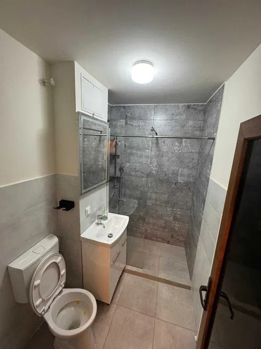 Apartament 3 camere decomandate,Gruia,cu parcare,