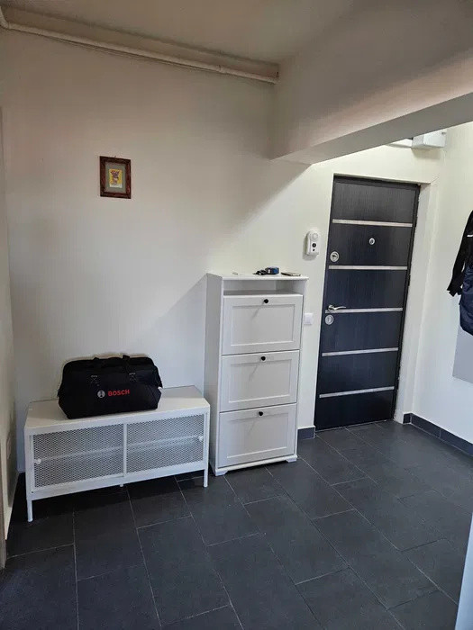 Apartament 3 camere decomandate,Gruia,cu parcare,