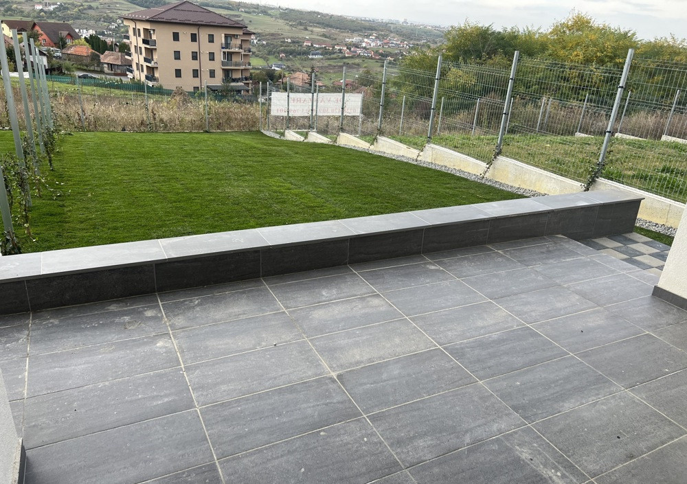 Duplex finisat cu 4 camere, 140 mp si gradina de 210 mp, 2 garaje, Zona Borhanci