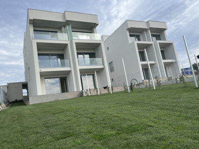 Duplex finisat cu 4 camere, 140 mp si gradina de 210 mp, 2 garaje, Zona Borhanci