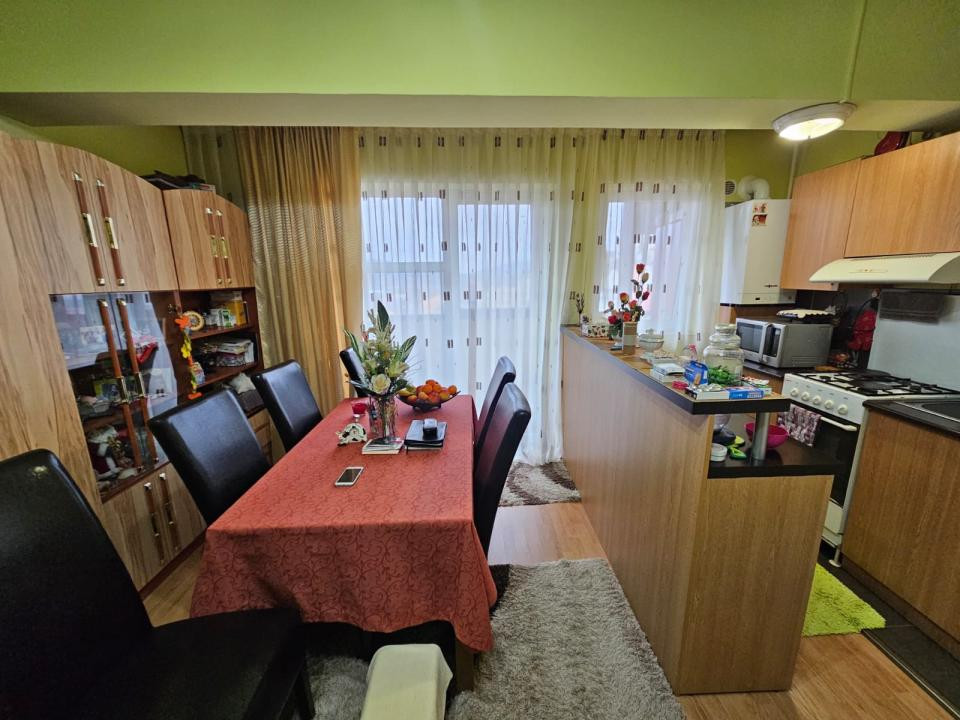 Apartament cu 2 camere, 47 mp, etaj intemediar, Zona strazii Jupiter