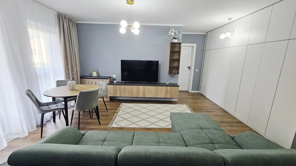 Apartament cu 2 camere, balcon, zona Dumitru Mocanu