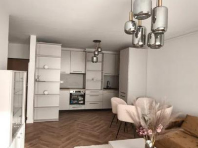 Apartament cu 2 camere, 45 mp, balcon, zona Eroilor