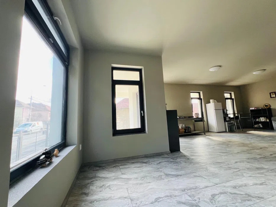 Spatiu comercial, 140 mp, autorizat pentru aliemntatie publica, intrare Baciu