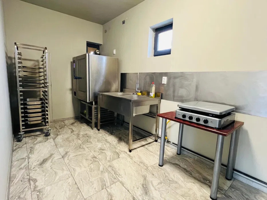 Spatiu comercial, 140 mp, autorizat pentru aliemntatie publica, intrare Baciu