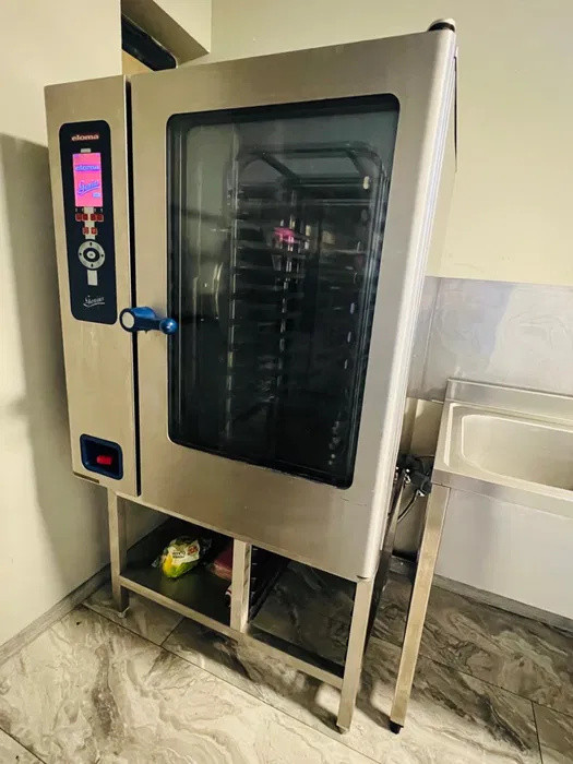 Spatiu comercial, 140 mp, autorizat pentru aliemntatie publica, intrare Baciu