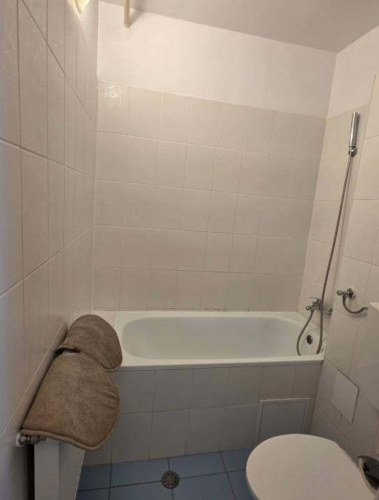 Apartament 1 camera, decomandat, zona semicentrala