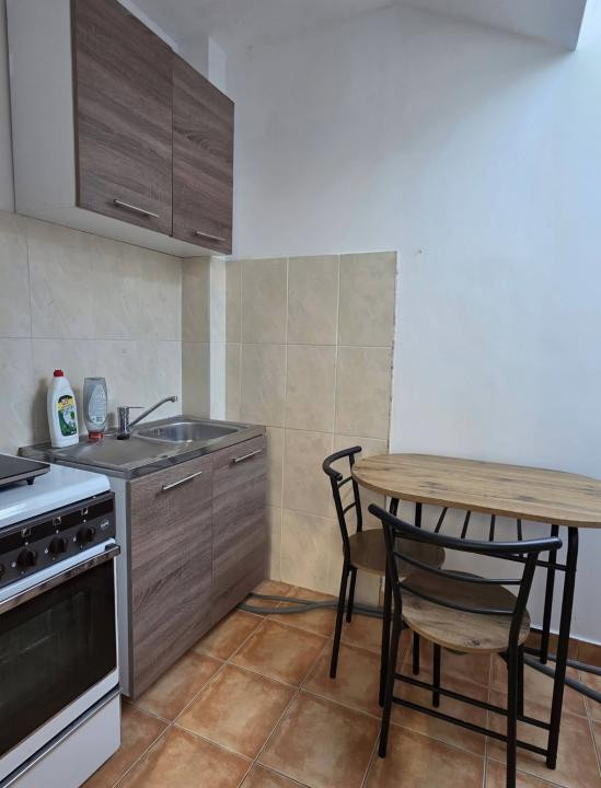 Apartament 1 camera, decomandat, zona semicentrala