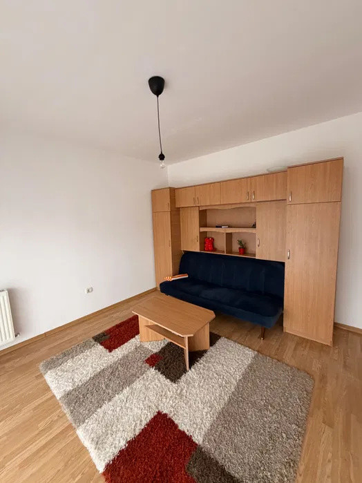 Apartament cu o camera decomandat, balcon, zona Porii