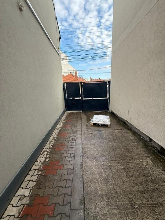 Spatiu Comercia alimentatie publical, 320 MP, zona Podul Traian