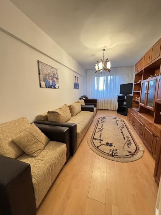 Apartament de 3 camere, Decomandat, 73 mp, Zona Dambul Rotund