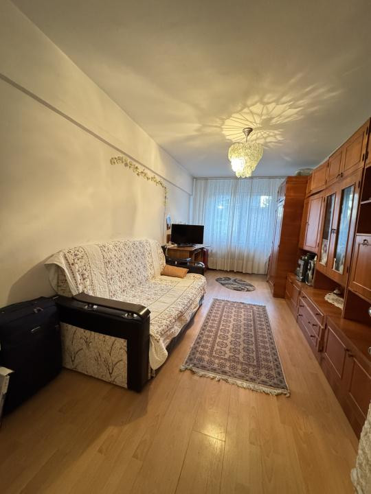 Apartament de 3 camere, Decomandat, 73 mp, Zona Dambul Rotund