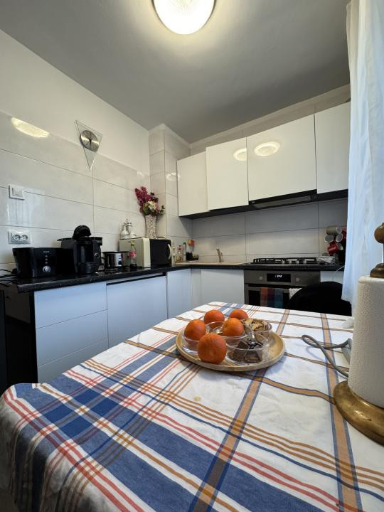 Apartament de 3 camere, Decomandat, 73 mp, Zona Dambul Rotund