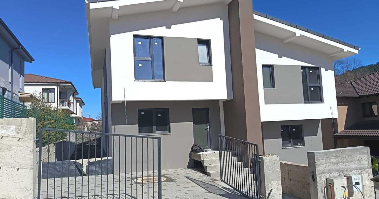 Casa tip Duplex 172mp utili | Cu CF| Zona Tauti | Ansamblu privat