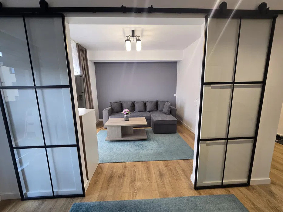 Apartament decomandat, balcon, zona Dumitru Mocanu