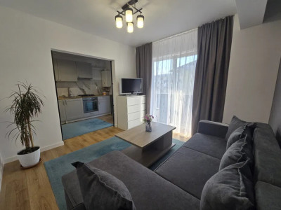 Apartament decomandat, balcon, zona Dumitru Mocanu