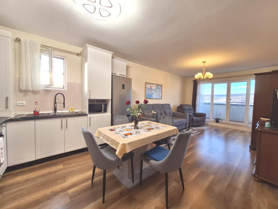 Apartament cu 2 camere, parcare, balcon, zona clinicii Ametyst