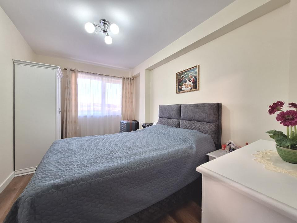 Apartament cu 2 camere, parcare, balcon, zona clinicii Ametyst