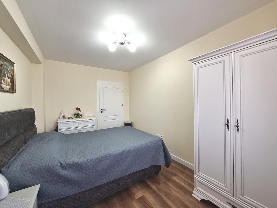 Apartament cu 2 camere, parcare, balcon, zona clinicii Ametyst